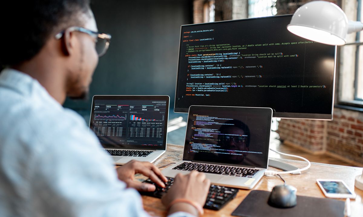 coding setup with multi screen in office