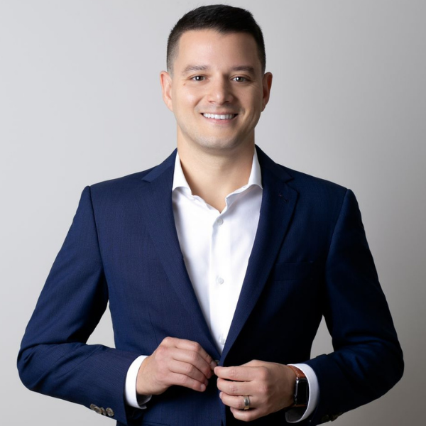 Luis Paulo Alves (TVT '10) Owner of Luis Alves Real Estate