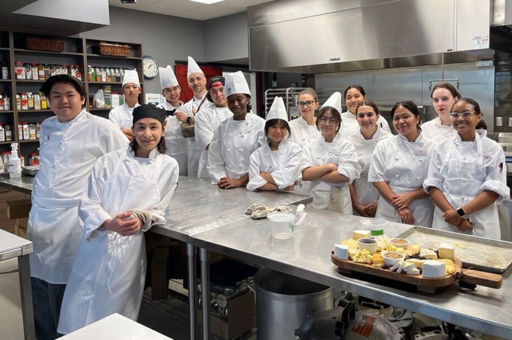 culinary students doing a group photo
