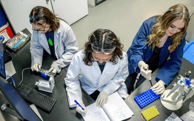 Women working in lab