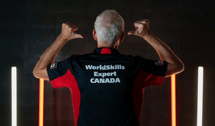 back of shirt that says WorldSkills Expert Canada