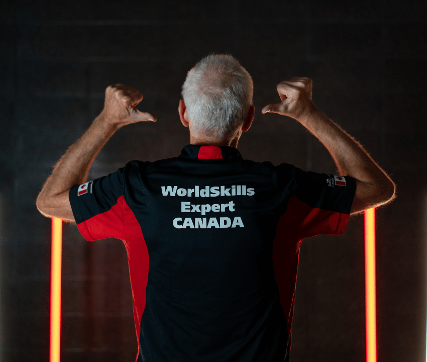 back of shirt that says WorldSkills Expert Canada