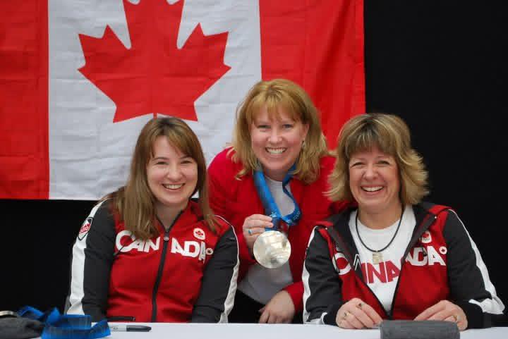O’Connor (left) with Leanne Makinson, Alumni Engagement Manager, SAIT (centre), and Team Canada’s Carolyn McRorie after the 2010 win.