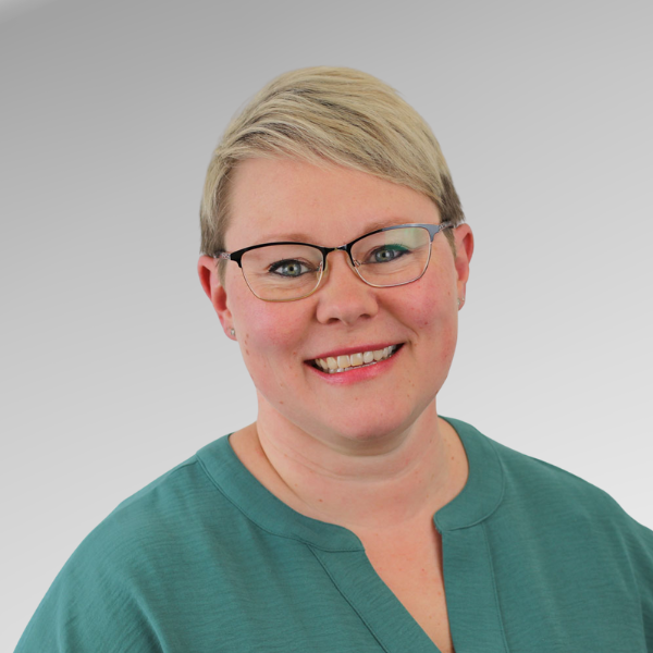 Photo of Lisa Palmer
