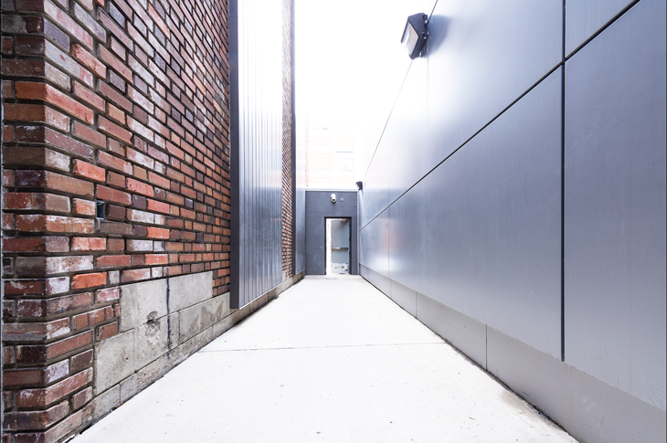 Utility corridor between Heritage Hall and Stan Grad.