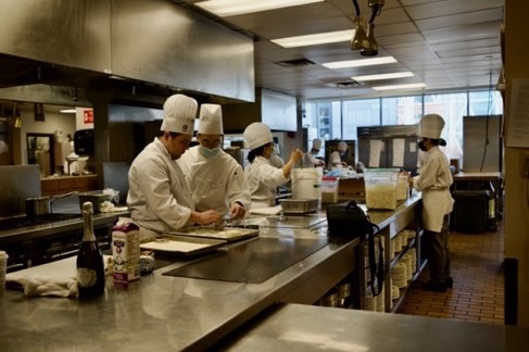 nw-culinary-students-in-kitchen-487x324.jpg